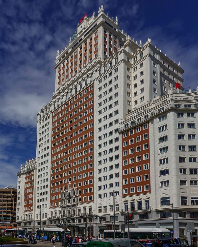 El Edificio España en la plaza de España de Madrid